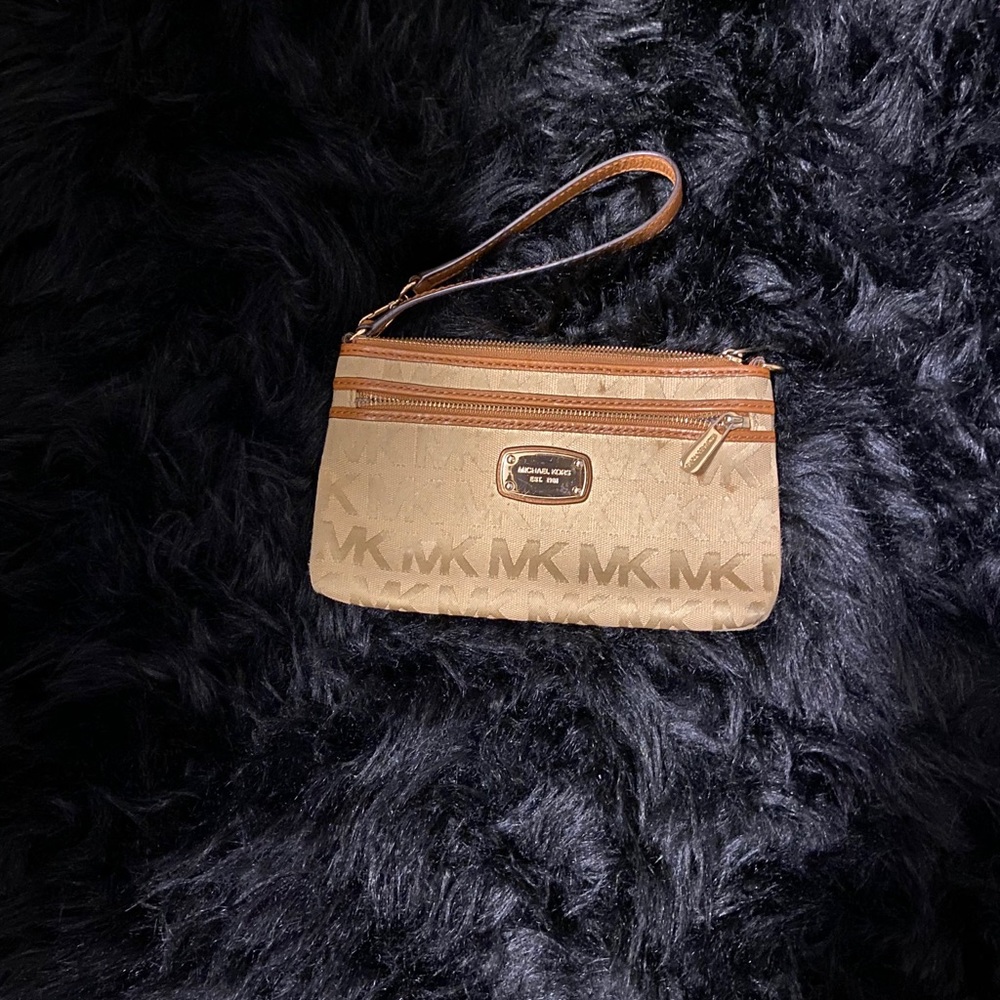 Authentic Michael Kors wristlet
